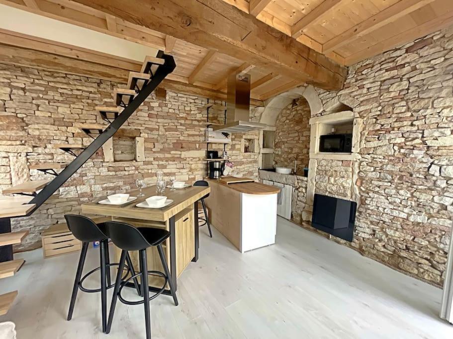 Charmante Maison De Village Viré